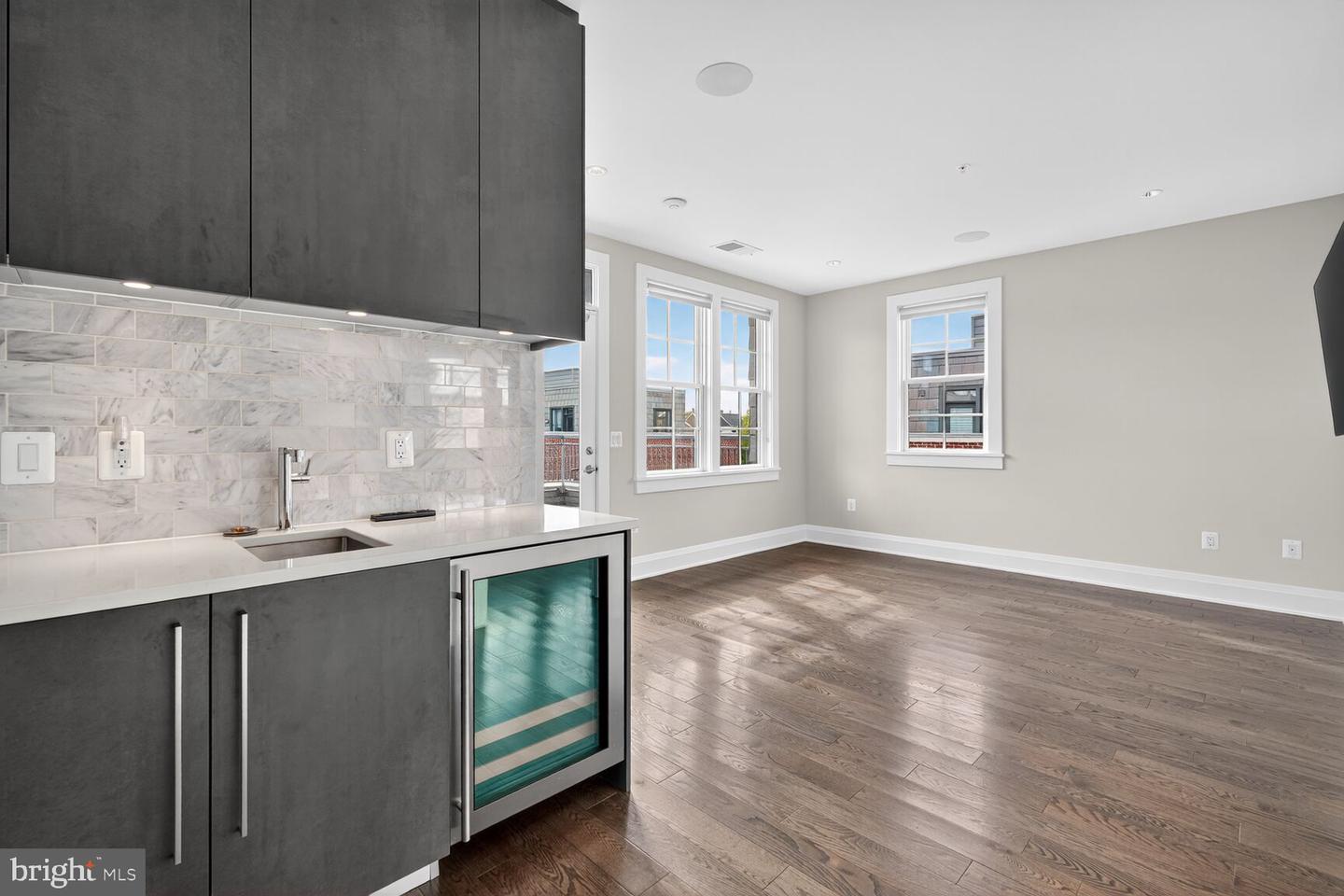 19 PIONEER MILL WAY, ALEXANDRIA, Virginia 22314, 4 Bedrooms Bedrooms, 9 Rooms Rooms,4 BathroomsBathrooms,Residential,For sale,19 PIONEER MILL WAY,VAAX2049840 MLS # VAAX2049840