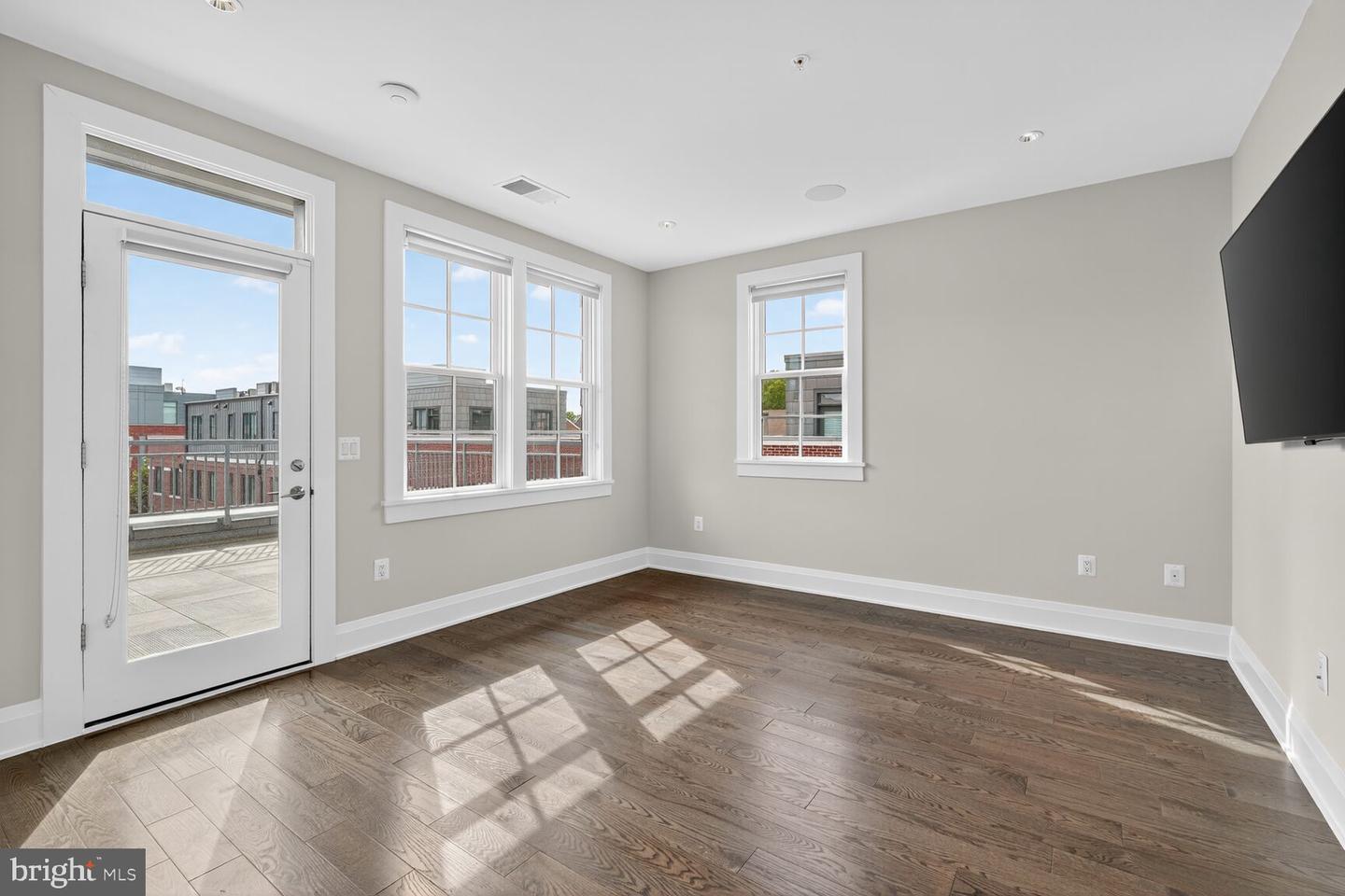 19 PIONEER MILL WAY, ALEXANDRIA, Virginia 22314, 4 Bedrooms Bedrooms, 9 Rooms Rooms,4 BathroomsBathrooms,Residential,For sale,19 PIONEER MILL WAY,VAAX2049840 MLS # VAAX2049840