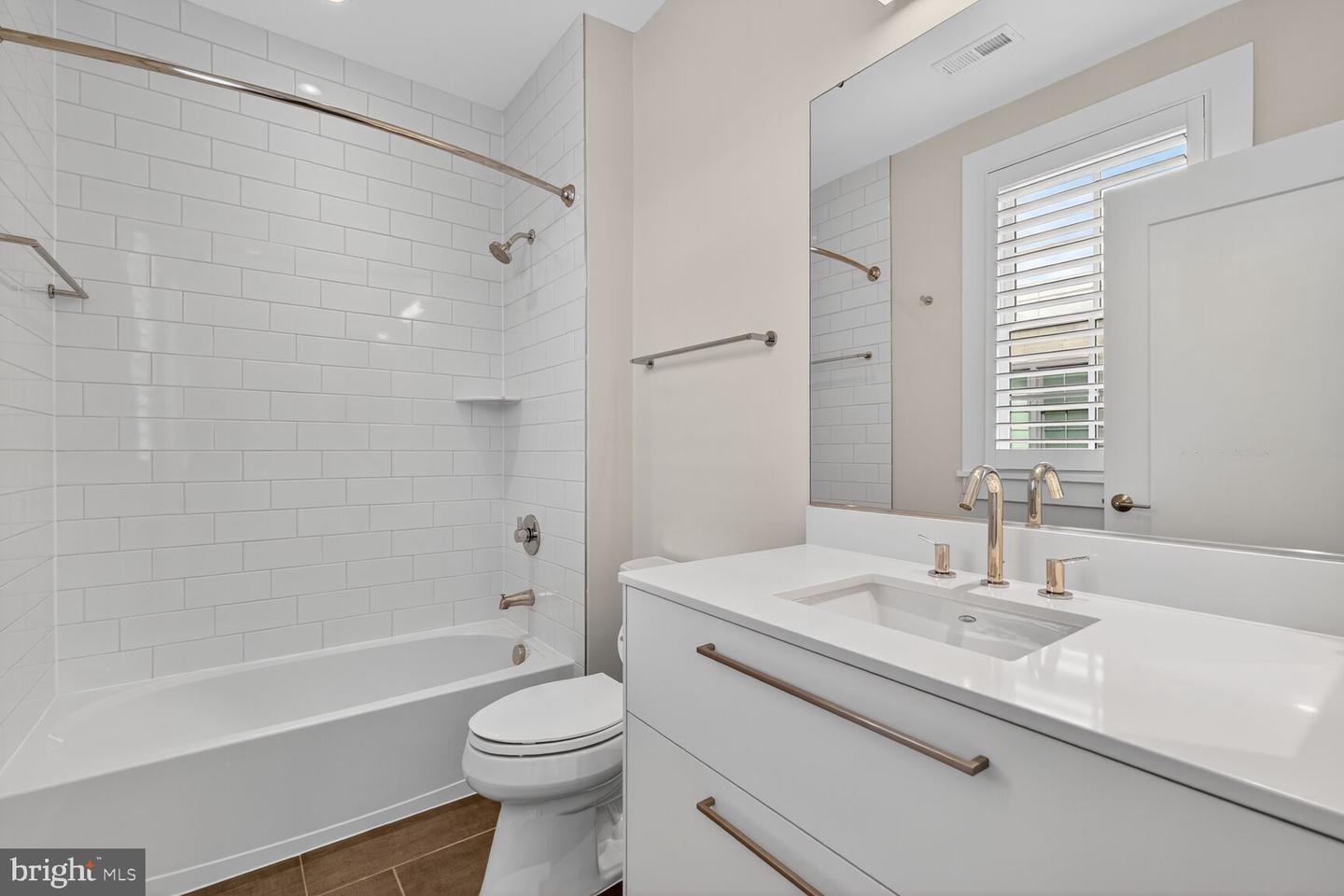 19 PIONEER MILL WAY, ALEXANDRIA, Virginia 22314, 4 Bedrooms Bedrooms, 9 Rooms Rooms,4 BathroomsBathrooms,Residential,For sale,19 PIONEER MILL WAY,VAAX2049840 MLS # VAAX2049840