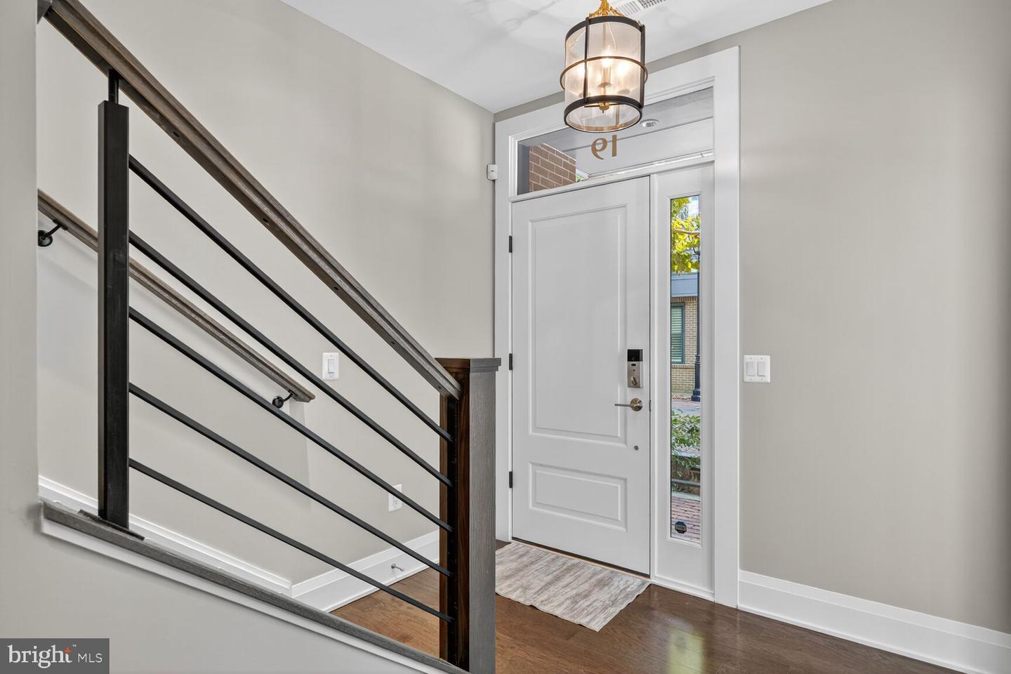 19 PIONEER MILL WAY, ALEXANDRIA, Virginia 22314, 4 Bedrooms Bedrooms, 9 Rooms Rooms,4 BathroomsBathrooms,Residential,For sale,19 PIONEER MILL WAY,VAAX2049840 MLS # VAAX2049840
