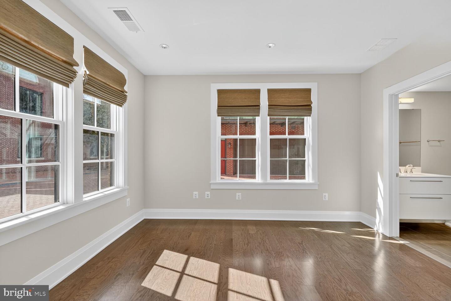 19 PIONEER MILL WAY, ALEXANDRIA, Virginia 22314, 4 Bedrooms Bedrooms, 9 Rooms Rooms,4 BathroomsBathrooms,Residential,For sale,19 PIONEER MILL WAY,VAAX2049840 MLS # VAAX2049840