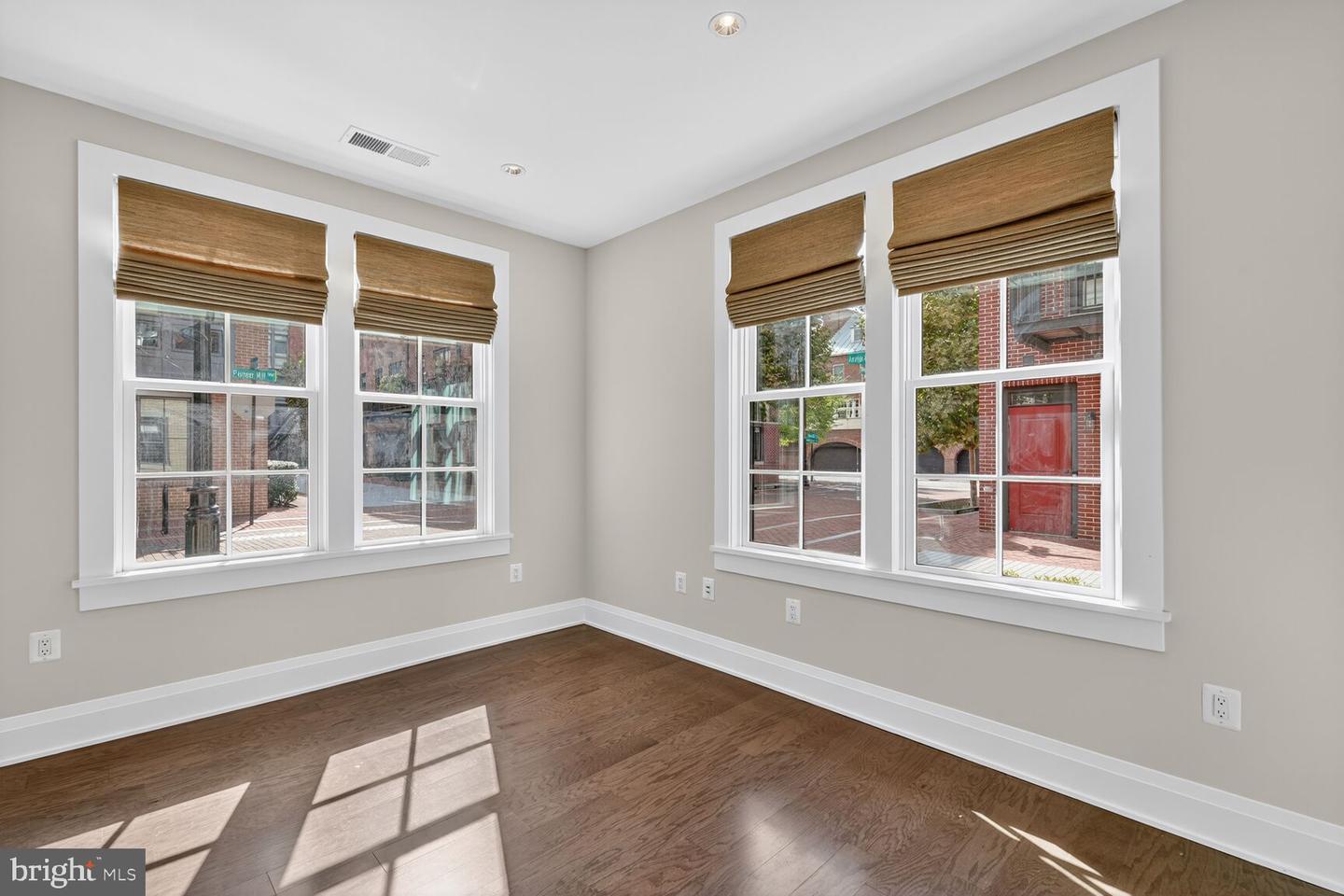 19 PIONEER MILL WAY, ALEXANDRIA, Virginia 22314, 4 Bedrooms Bedrooms, 9 Rooms Rooms,4 BathroomsBathrooms,Residential,For sale,19 PIONEER MILL WAY,VAAX2049840 MLS # VAAX2049840