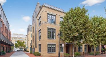 19 PIONEER MILL WAY, ALEXANDRIA, Virginia 22314, 4 Bedrooms Bedrooms, 9 Rooms Rooms,4 BathroomsBathrooms,Residential,For sale,19 PIONEER MILL WAY,VAAX2049840 MLS # VAAX2049840