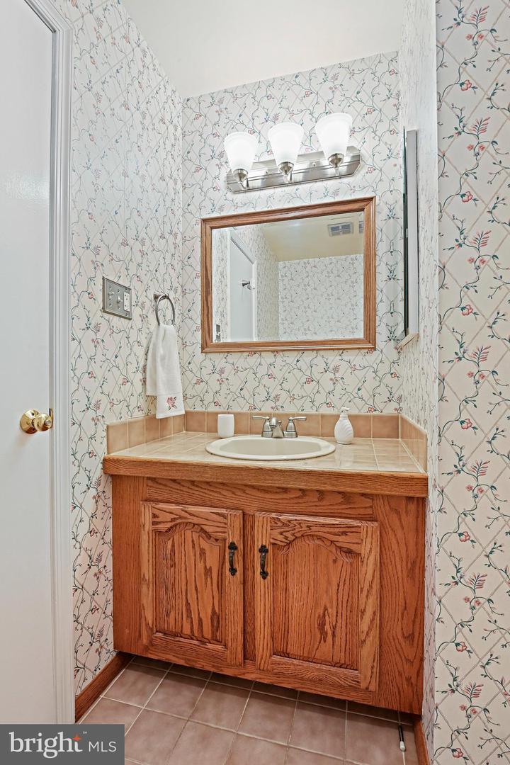 2180 GOLF COURSE DR, RESTON, Virginia 20191, 3 Bedrooms Bedrooms, ,2 BathroomsBathrooms,Residential,For sale,2180 GOLF COURSE DR,VAFX2268256 MLS # VAFX2268256
