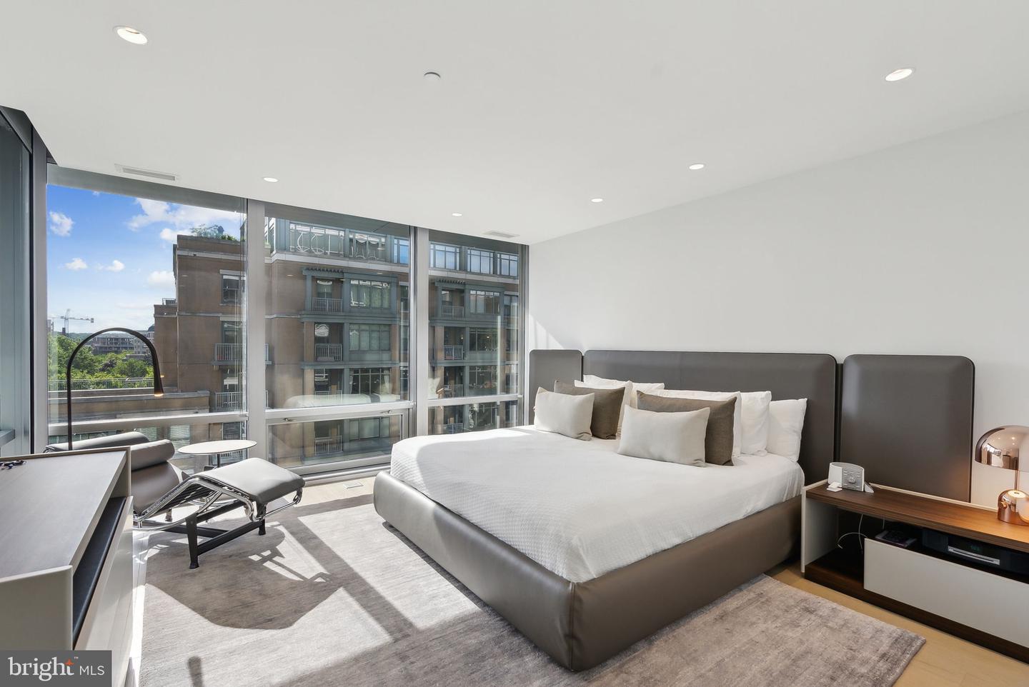 1111 24TH ST NW #53, WASHINGTON, District Of Columbia 20037, 3 Bedrooms Bedrooms, ,2 BathroomsBathrooms,Residential,For sale,1111 24TH ST NW #53,DCDC2224336 MLS # DCDC2224336
