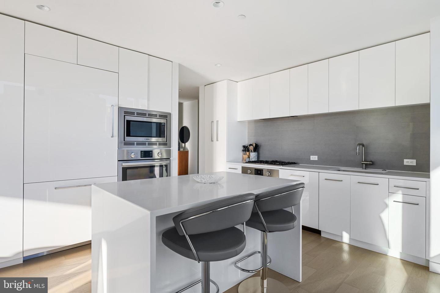 1111 24TH ST NW #53, WASHINGTON, District Of Columbia 20037, 3 Bedrooms Bedrooms, ,2 BathroomsBathrooms,Residential,For sale,1111 24TH ST NW #53,DCDC2224336 MLS # DCDC2224336