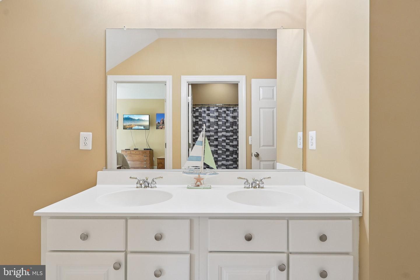 43420 SPANISH BAY CT, LEESBURG, Virginia 20176, 5 Bedrooms Bedrooms, ,4 BathroomsBathrooms,Residential,For sale,43420 SPANISH BAY CT,VALO2107830 MLS # VALO2107830
