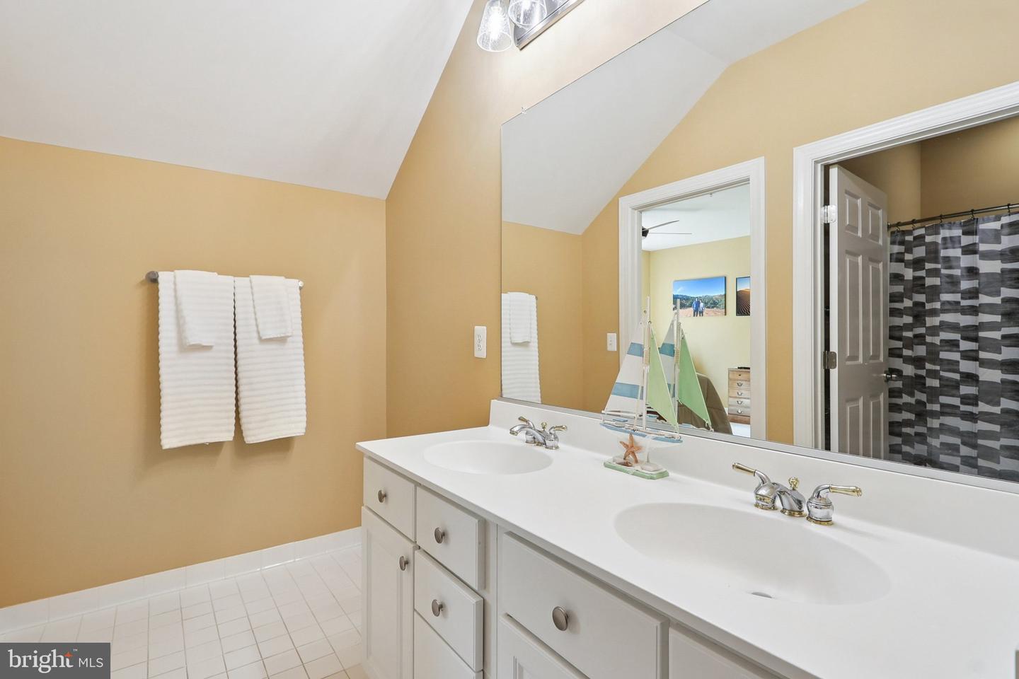 43420 SPANISH BAY CT, LEESBURG, Virginia 20176, 5 Bedrooms Bedrooms, ,4 BathroomsBathrooms,Residential,For sale,43420 SPANISH BAY CT,VALO2107830 MLS # VALO2107830