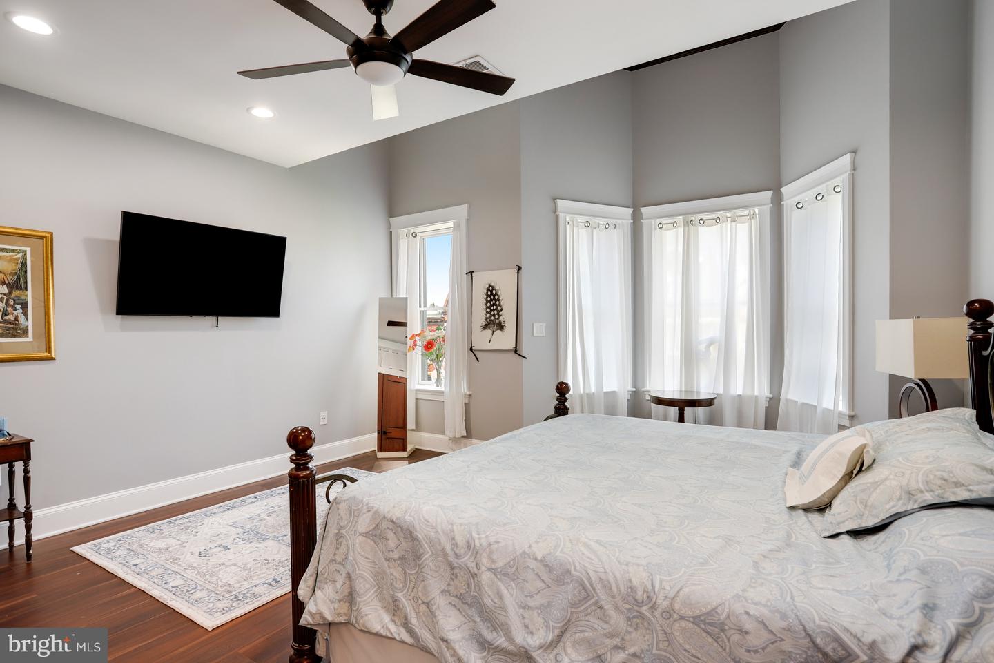 2011 1ST ST NW, WASHINGTON, District Of Columbia 20001, 5 Bedrooms Bedrooms, ,3 BathroomsBathrooms,Residential,For sale,2011 1ST ST NW,DCDC2225210 MLS # DCDC2225210
