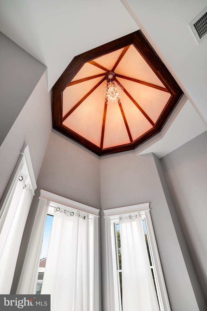 2011 1ST ST NW, WASHINGTON, District Of Columbia 20001, 5 Bedrooms Bedrooms, ,3 BathroomsBathrooms,Residential,For sale,2011 1ST ST NW,DCDC2225210 MLS # DCDC2225210