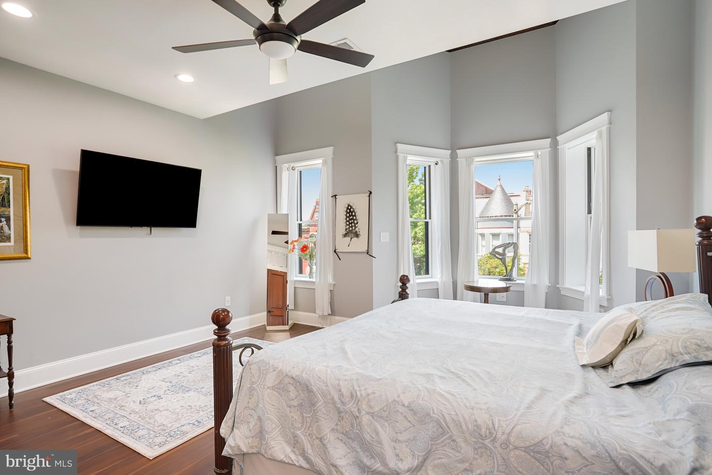 2011 1ST ST NW, WASHINGTON, District Of Columbia 20001, 5 Bedrooms Bedrooms, ,3 BathroomsBathrooms,Residential,For sale,2011 1ST ST NW,DCDC2225210 MLS # DCDC2225210