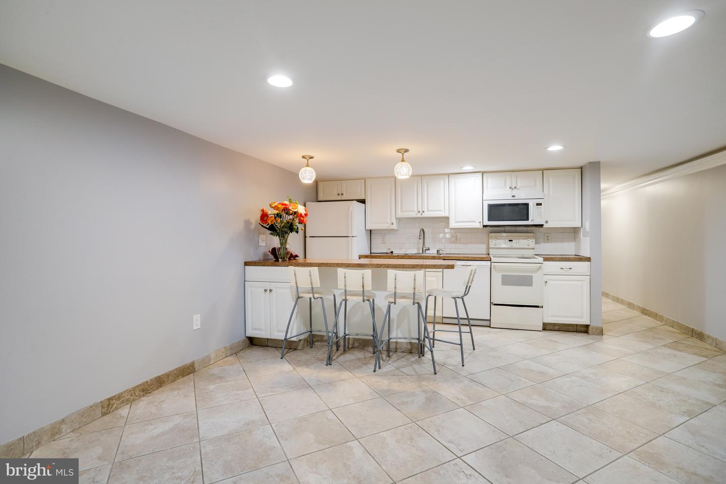 2011 1ST ST NW, WASHINGTON, District Of Columbia 20001, 5 Bedrooms Bedrooms, ,3 BathroomsBathrooms,Residential,For sale,2011 1ST ST NW,DCDC2225210 MLS # DCDC2225210