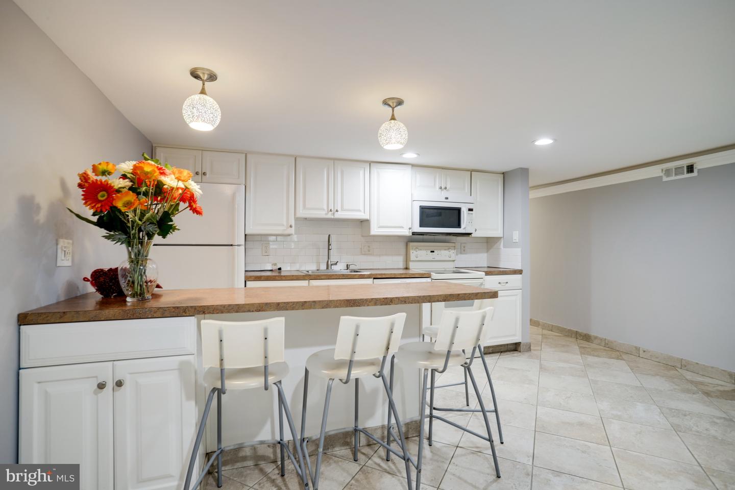 2011 1ST ST NW, WASHINGTON, District Of Columbia 20001, 5 Bedrooms Bedrooms, ,3 BathroomsBathrooms,Residential,For sale,2011 1ST ST NW,DCDC2225210 MLS # DCDC2225210