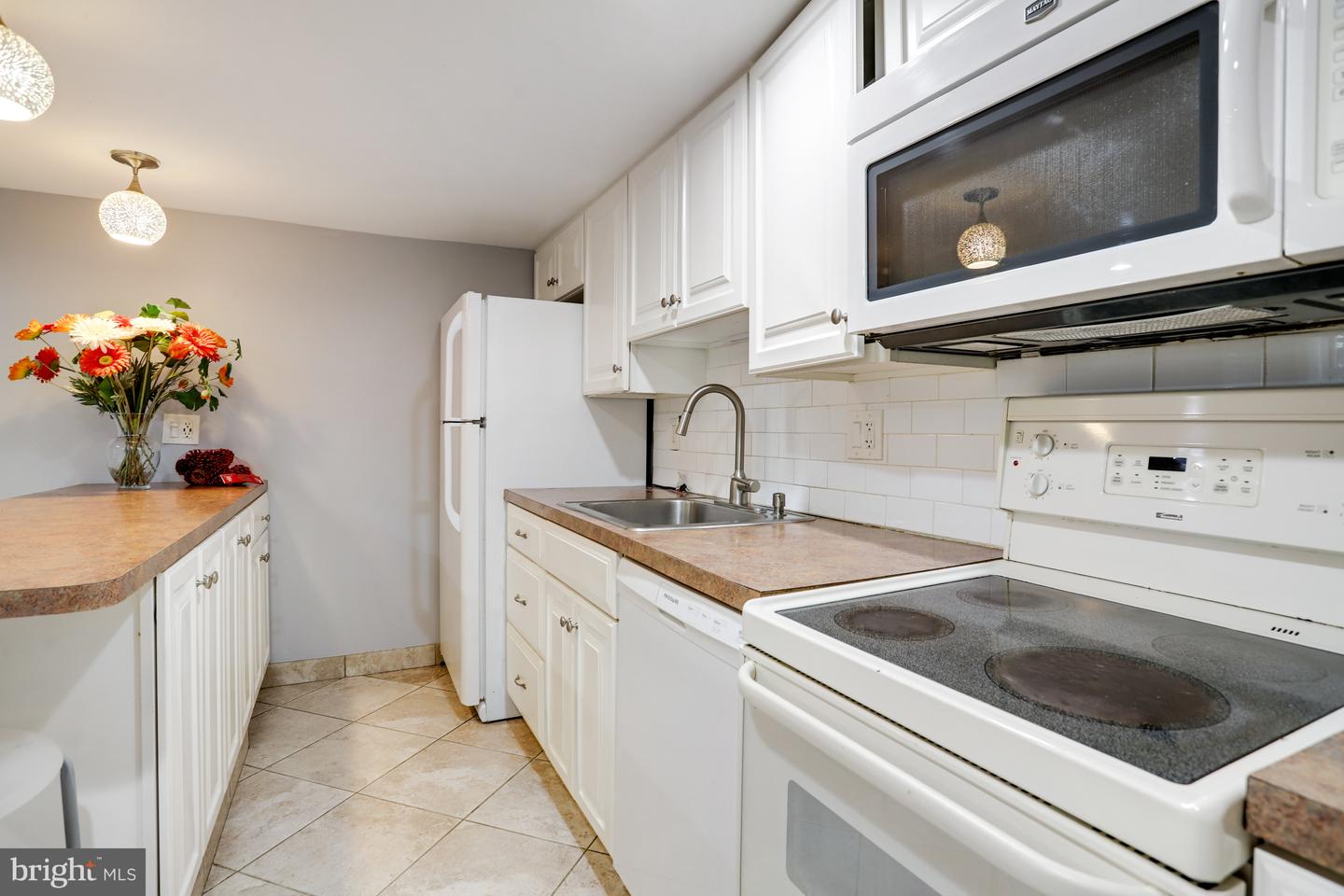 2011 1ST ST NW, WASHINGTON, District Of Columbia 20001, 5 Bedrooms Bedrooms, ,3 BathroomsBathrooms,Residential,For sale,2011 1ST ST NW,DCDC2225210 MLS # DCDC2225210
