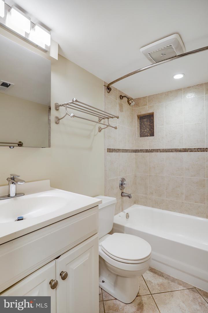 2011 1ST ST NW, WASHINGTON, District Of Columbia 20001, 5 Bedrooms Bedrooms, ,3 BathroomsBathrooms,Residential,For sale,2011 1ST ST NW,DCDC2225210 MLS # DCDC2225210