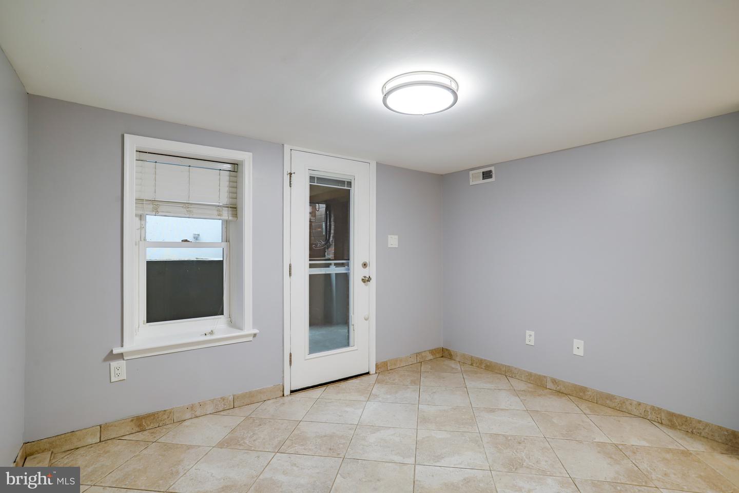 2011 1ST ST NW, WASHINGTON, District Of Columbia 20001, 5 Bedrooms Bedrooms, ,3 BathroomsBathrooms,Residential,For sale,2011 1ST ST NW,DCDC2225210 MLS # DCDC2225210