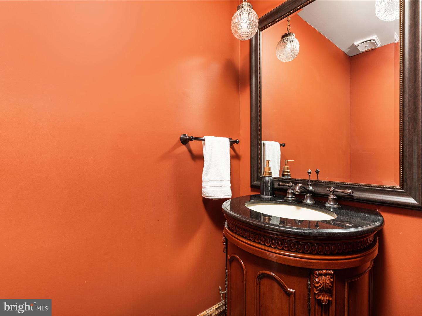 8009 BETHELEN WOODS LN, SPRINGFIELD, Virginia 22153, 3 Bedrooms Bedrooms, ,2 BathroomsBathrooms,Residential,For sale,8009 BETHELEN WOODS LN,VAFX2272590 MLS # VAFX2272590
