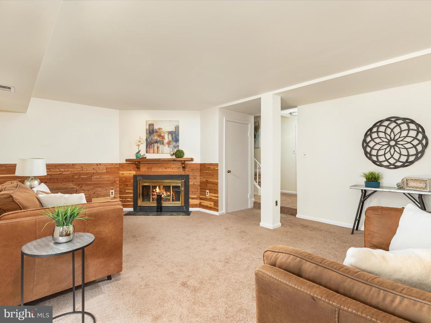 8009 BETHELEN WOODS LN, SPRINGFIELD, Virginia 22153, 3 Bedrooms Bedrooms, ,2 BathroomsBathrooms,Residential,For sale,8009 BETHELEN WOODS LN,VAFX2272590 MLS # VAFX2272590