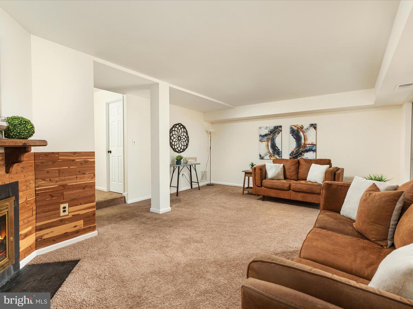 8009 BETHELEN WOODS LN, SPRINGFIELD, Virginia 22153, 3 Bedrooms Bedrooms, ,2 BathroomsBathrooms,Residential,For sale,8009 BETHELEN WOODS LN,VAFX2272590 MLS # VAFX2272590