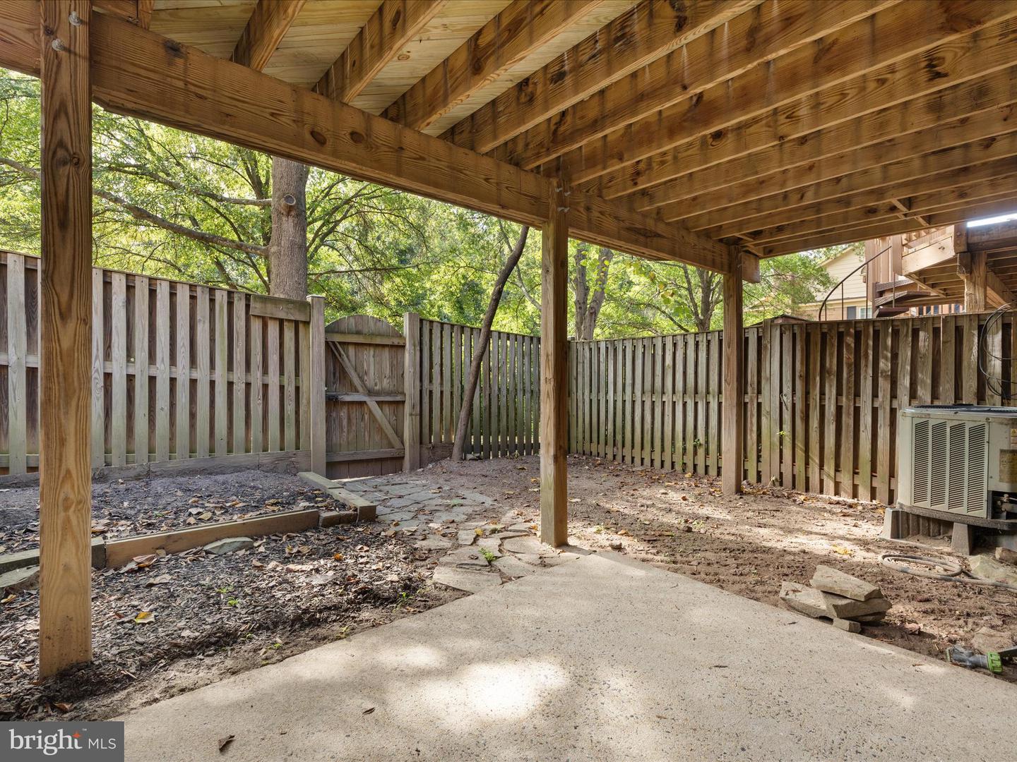 8009 BETHELEN WOODS LN, SPRINGFIELD, Virginia 22153, 3 Bedrooms Bedrooms, ,2 BathroomsBathrooms,Residential,For sale,8009 BETHELEN WOODS LN,VAFX2272590 MLS # VAFX2272590