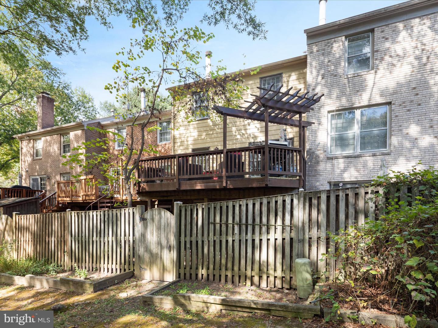 8009 BETHELEN WOODS LN, SPRINGFIELD, Virginia 22153, 3 Bedrooms Bedrooms, ,2 BathroomsBathrooms,Residential,For sale,8009 BETHELEN WOODS LN,VAFX2272590 MLS # VAFX2272590