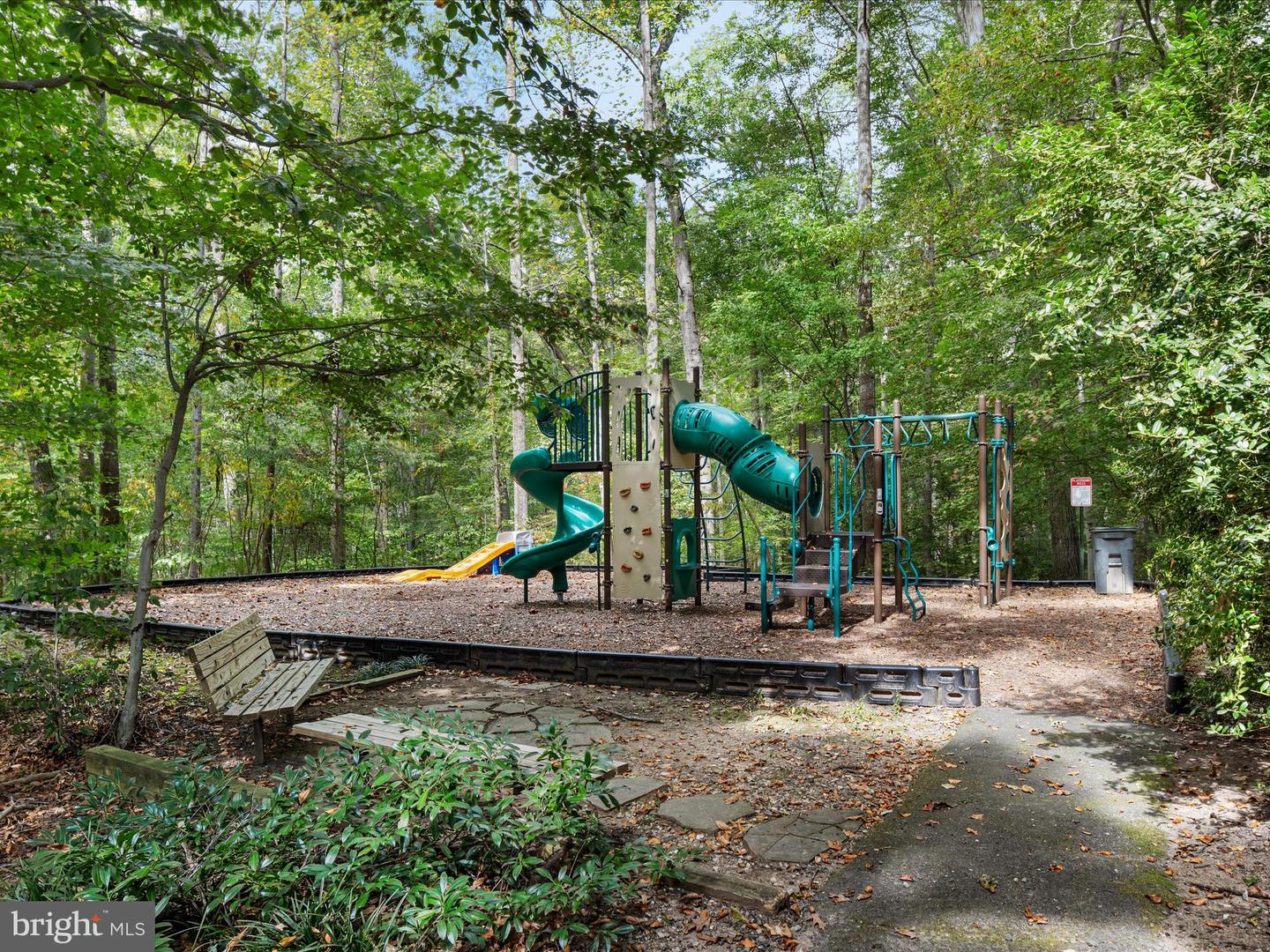 8009 BETHELEN WOODS LN, SPRINGFIELD, Virginia 22153, 3 Bedrooms Bedrooms, ,2 BathroomsBathrooms,Residential,For sale,8009 BETHELEN WOODS LN,VAFX2272590 MLS # VAFX2272590