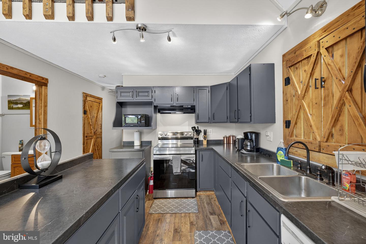 218 MULBERRY LN, MOUNT JACKSON, Virginia 22842, 2 Bedrooms Bedrooms, ,1 BathroomBathrooms,Residential,For sale,218 MULBERRY LN,VASH2012700 MLS # VASH2012700