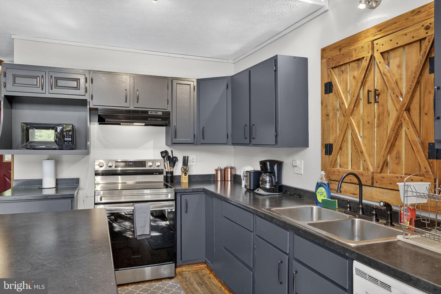 218 MULBERRY LN, MOUNT JACKSON, Virginia 22842, 2 Bedrooms Bedrooms, ,1 BathroomBathrooms,Residential,For sale,218 MULBERRY LN,VASH2012700 MLS # VASH2012700