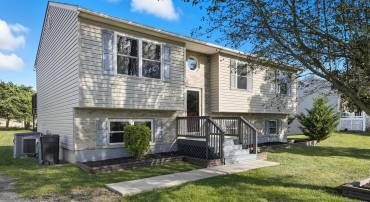 285 WISE AVE, STRASBURG, Virginia 22657, 3 Bedrooms Bedrooms, ,2 BathroomsBathrooms,Residential,For sale,285 WISE AVE,VASH2012704 MLS # VASH2012704