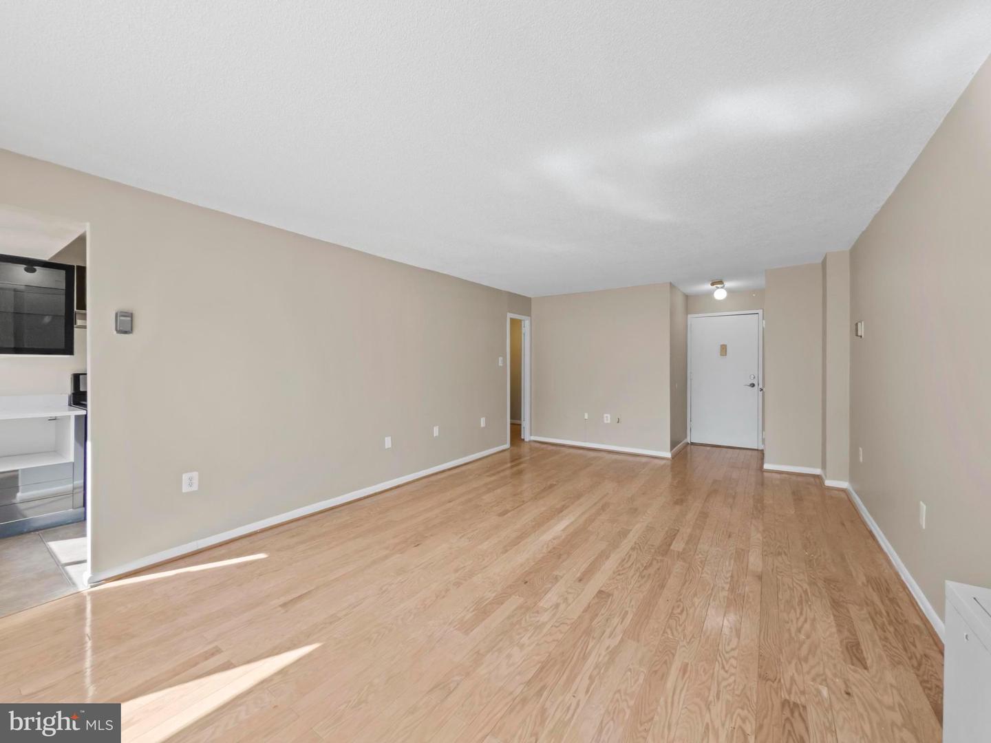 2500 N VAN DORN ST #316, ALEXANDRIA, Virginia 22302, ,1 BathroomBathrooms,Residential,For sale,2500 N VAN DORN ST #316,VAAX2050618 MLS # VAAX2050618