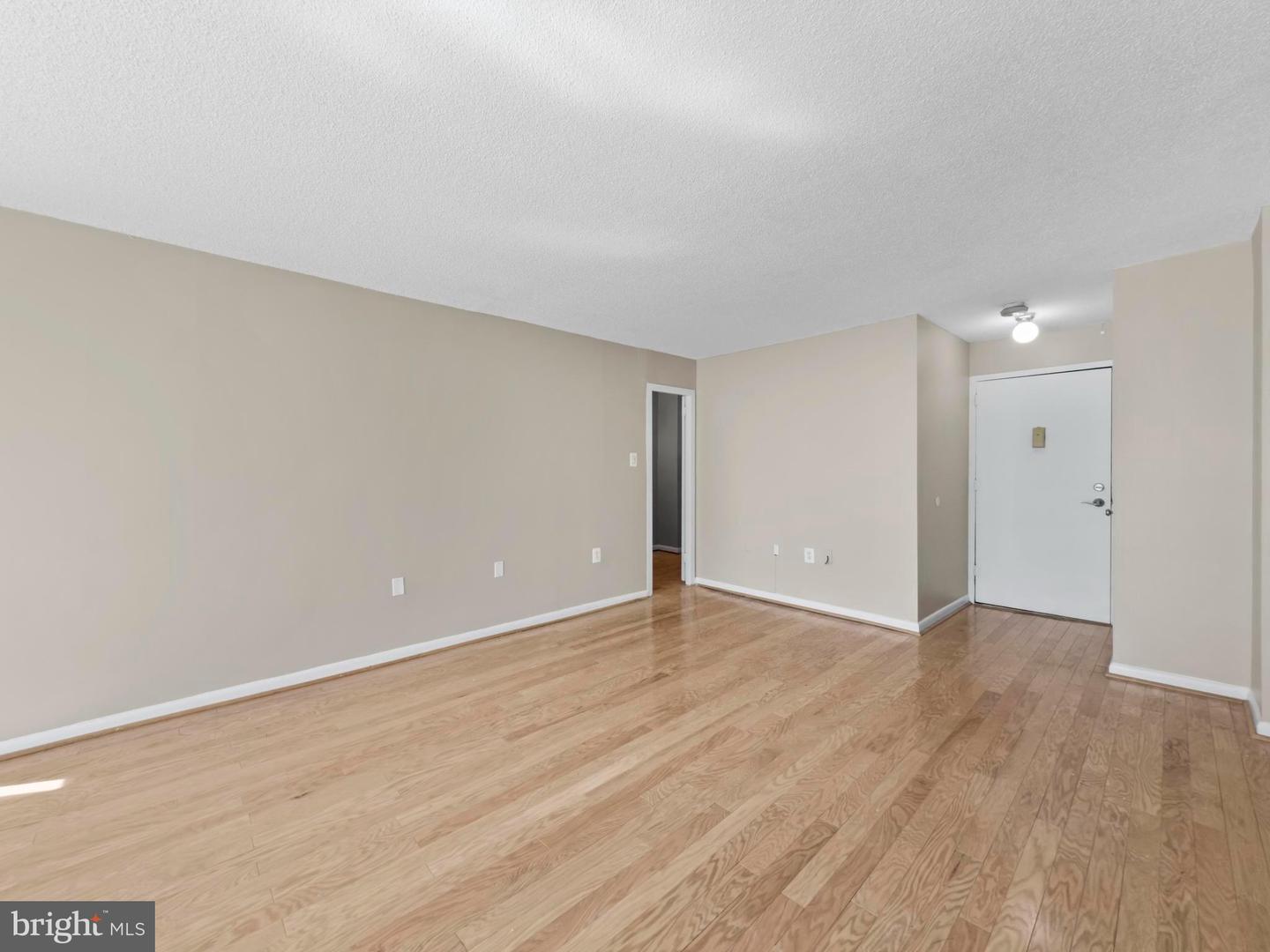 2500 N VAN DORN ST #316, ALEXANDRIA, Virginia 22302, ,1 BathroomBathrooms,Residential,For sale,2500 N VAN DORN ST #316,VAAX2050618 MLS # VAAX2050618