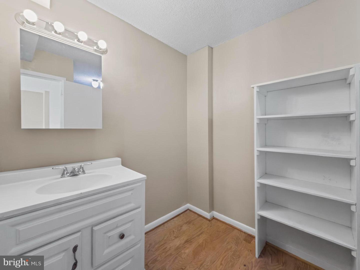 2500 N VAN DORN ST #316, ALEXANDRIA, Virginia 22302, ,1 BathroomBathrooms,Residential,For sale,2500 N VAN DORN ST #316,VAAX2050618 MLS # VAAX2050618