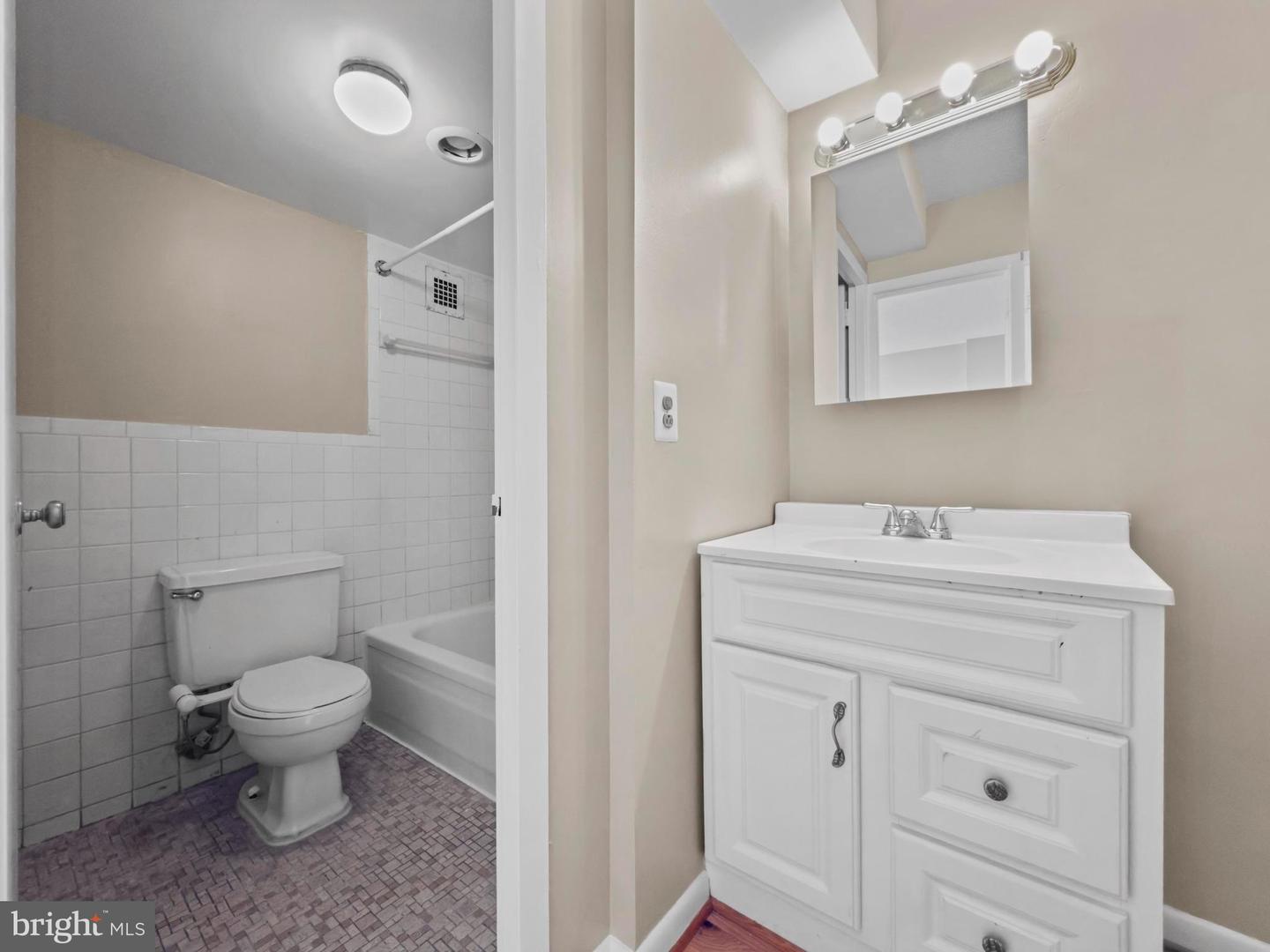 2500 N VAN DORN ST #316, ALEXANDRIA, Virginia 22302, ,1 BathroomBathrooms,Residential,For sale,2500 N VAN DORN ST #316,VAAX2050618 MLS # VAAX2050618
