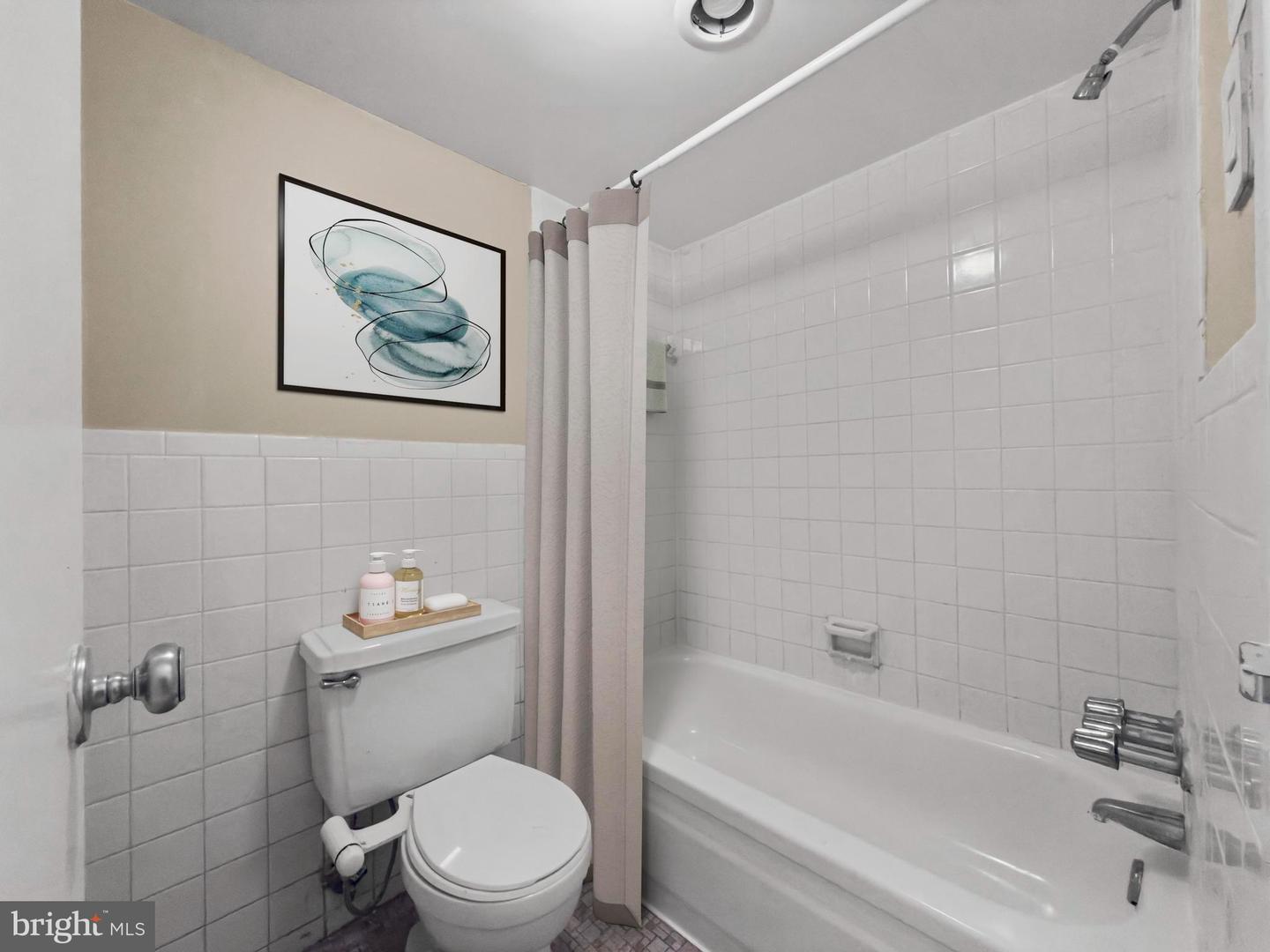 2500 N VAN DORN ST #316, ALEXANDRIA, Virginia 22302, ,1 BathroomBathrooms,Residential,For sale,2500 N VAN DORN ST #316,VAAX2050618 MLS # VAAX2050618