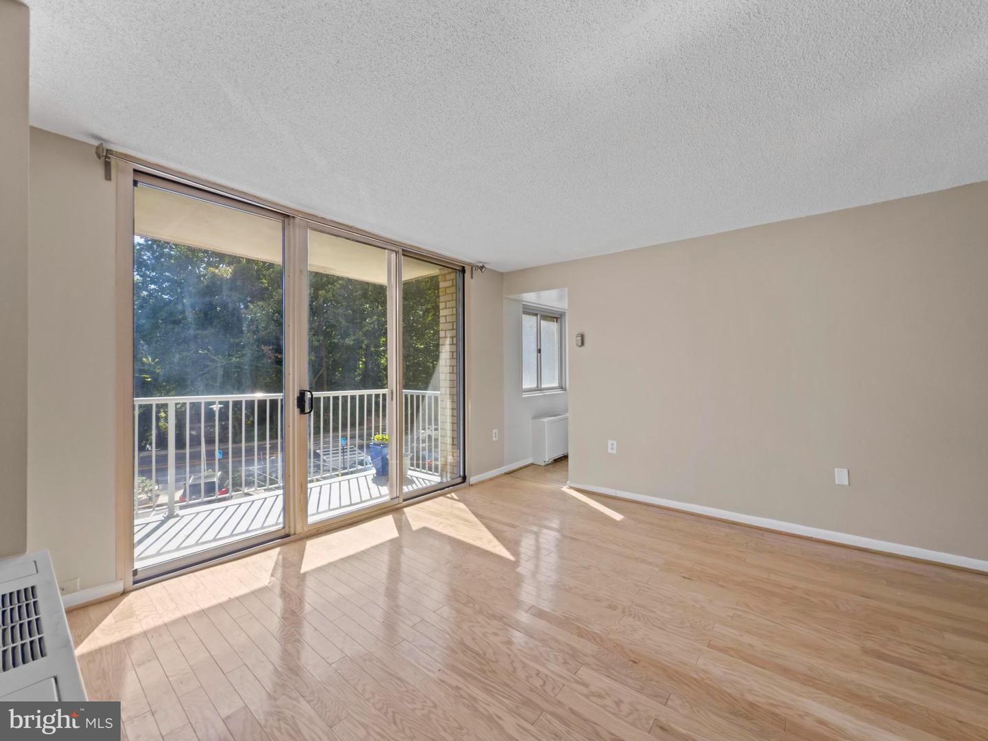 2500 N VAN DORN ST #316, ALEXANDRIA, Virginia 22302, ,1 BathroomBathrooms,Residential,For sale,2500 N VAN DORN ST #316,VAAX2050618 MLS # VAAX2050618