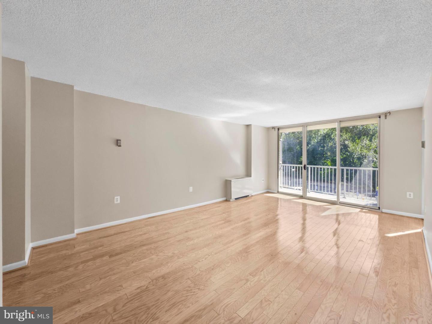 2500 N VAN DORN ST #316, ALEXANDRIA, Virginia 22302, ,1 BathroomBathrooms,Residential,For sale,2500 N VAN DORN ST #316,VAAX2050618 MLS # VAAX2050618