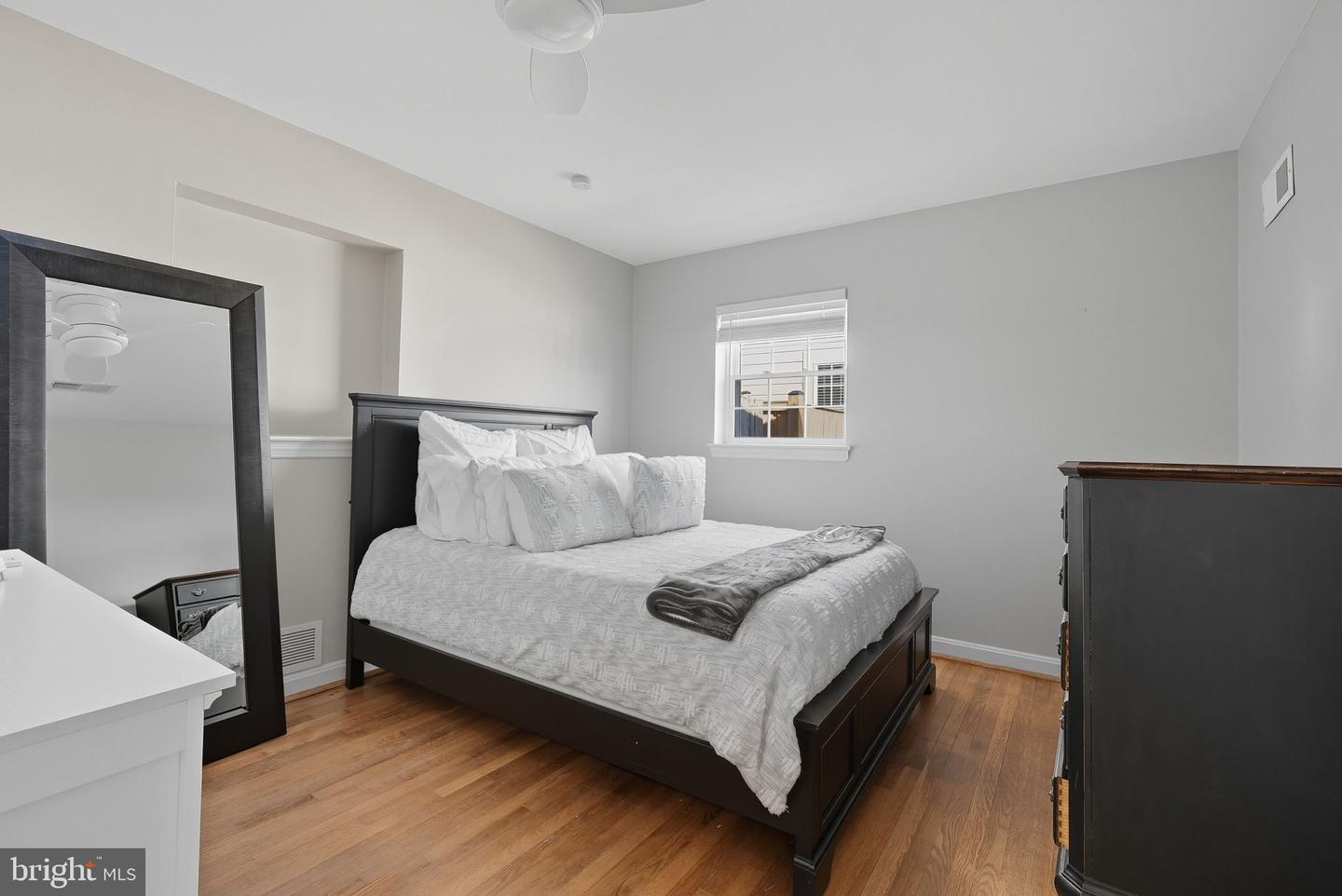 2632 N SYCAMORE ST, ARLINGTON, Virginia 22207, 4 Bedrooms Bedrooms, ,2 BathroomsBathrooms,Residential,For sale,2632 N SYCAMORE ST,VAAR2064682 MLS # VAAR2064682