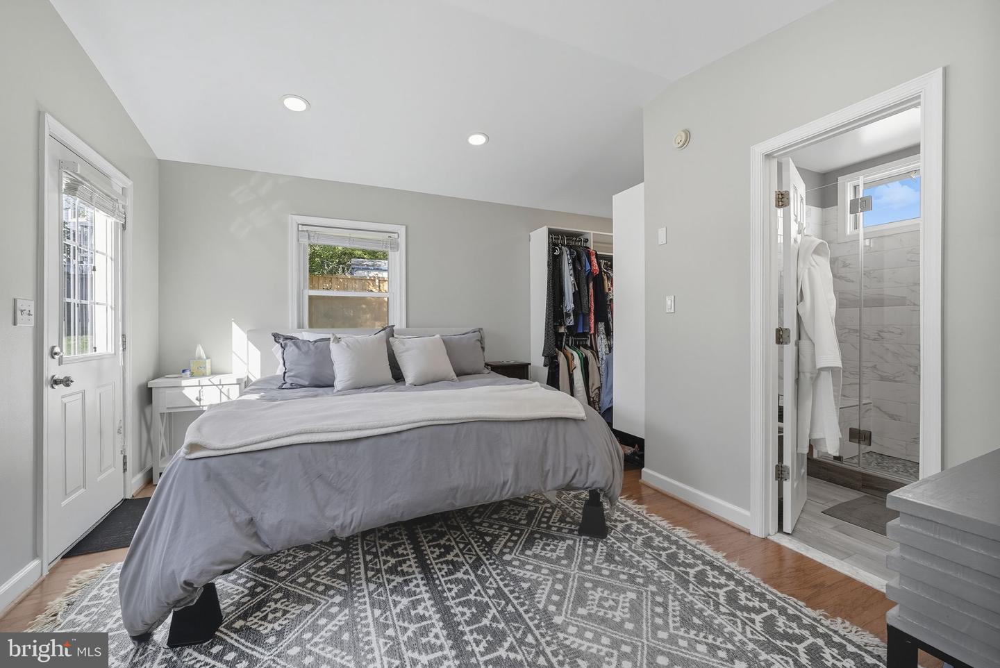 2632 N SYCAMORE ST, ARLINGTON, Virginia 22207, 4 Bedrooms Bedrooms, ,2 BathroomsBathrooms,Residential,For sale,2632 N SYCAMORE ST,VAAR2064682 MLS # VAAR2064682