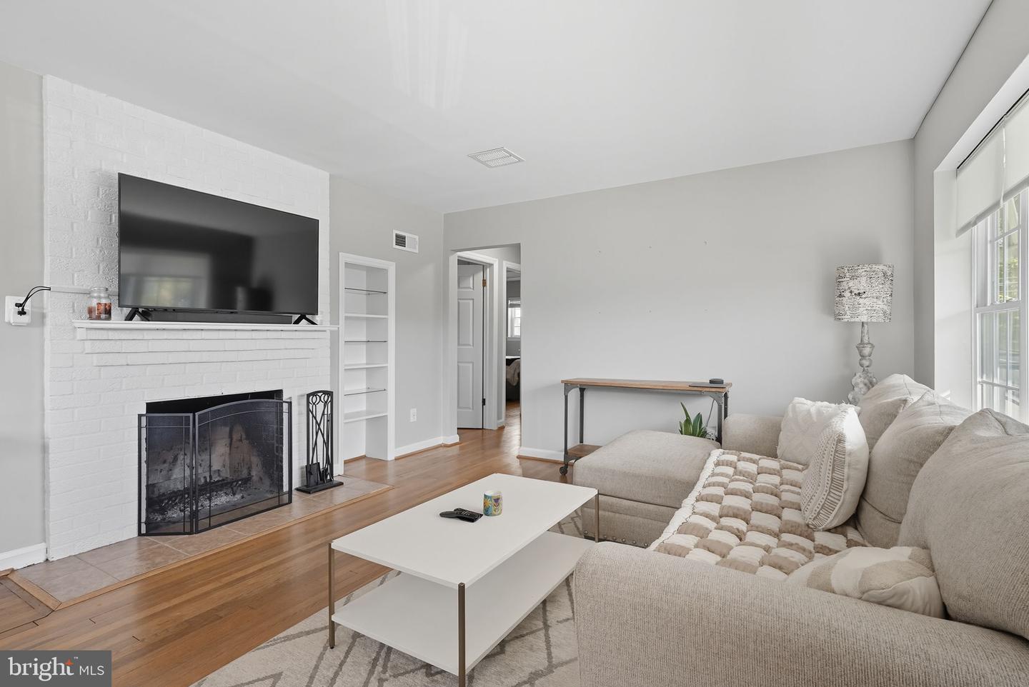 2632 N SYCAMORE ST, ARLINGTON, Virginia 22207, 4 Bedrooms Bedrooms, ,2 BathroomsBathrooms,Residential,For sale,2632 N SYCAMORE ST,VAAR2064682 MLS # VAAR2064682