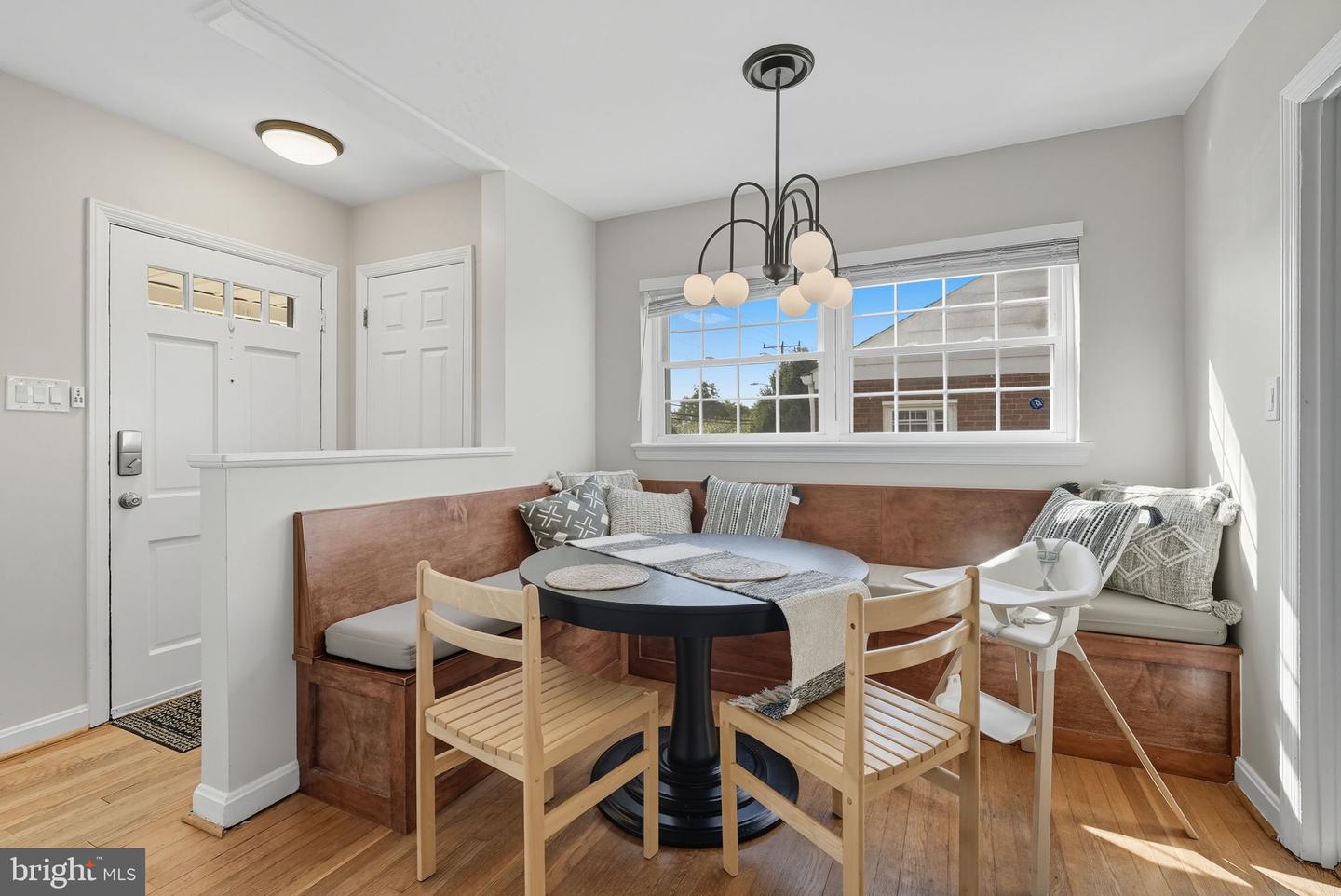 2632 N SYCAMORE ST, ARLINGTON, Virginia 22207, 4 Bedrooms Bedrooms, ,2 BathroomsBathrooms,Residential,For sale,2632 N SYCAMORE ST,VAAR2064682 MLS # VAAR2064682