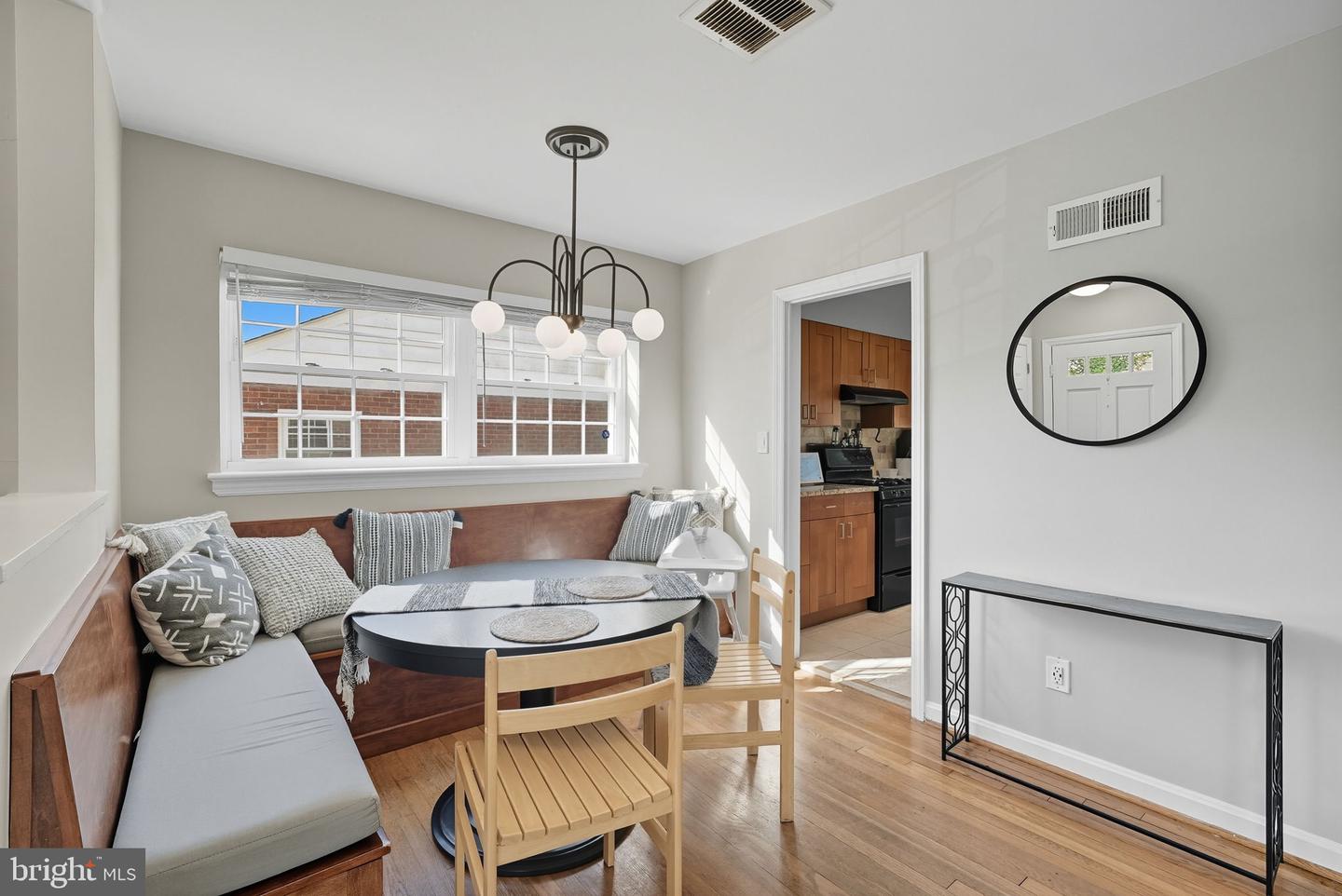 2632 N SYCAMORE ST, ARLINGTON, Virginia 22207, 4 Bedrooms Bedrooms, ,2 BathroomsBathrooms,Residential,For sale,2632 N SYCAMORE ST,VAAR2064682 MLS # VAAR2064682
