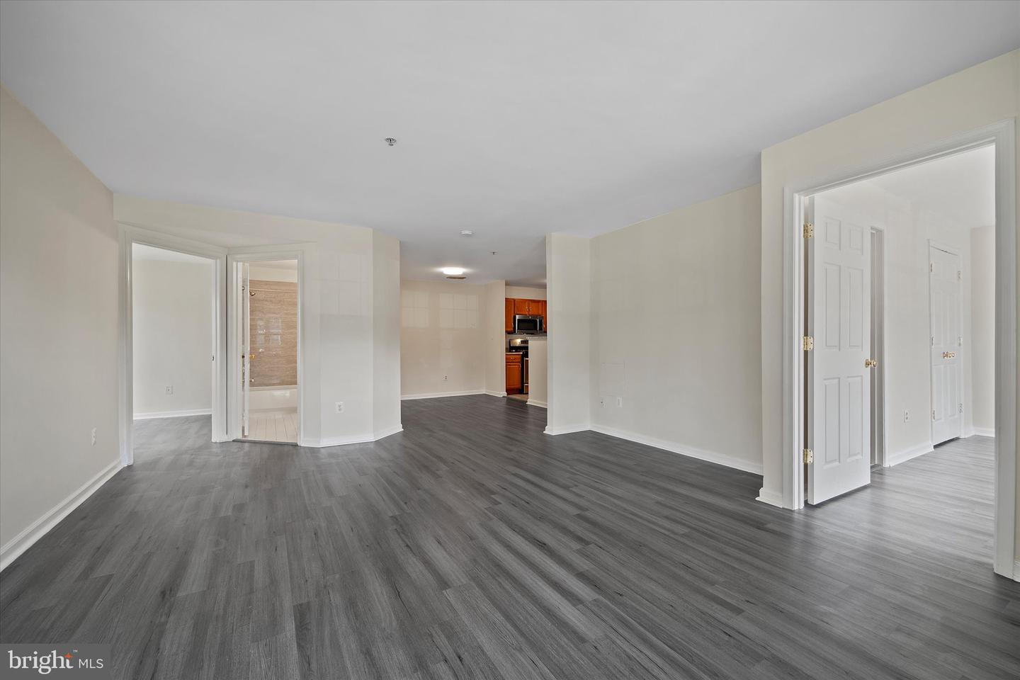 8083 LACY DR #101, MANASSAS, Virginia 20109, 2 Bedrooms Bedrooms, ,2 BathroomsBathrooms,Residential,For sale,8083 LACY DR #101,VAPW2105620 MLS # VAPW2105620