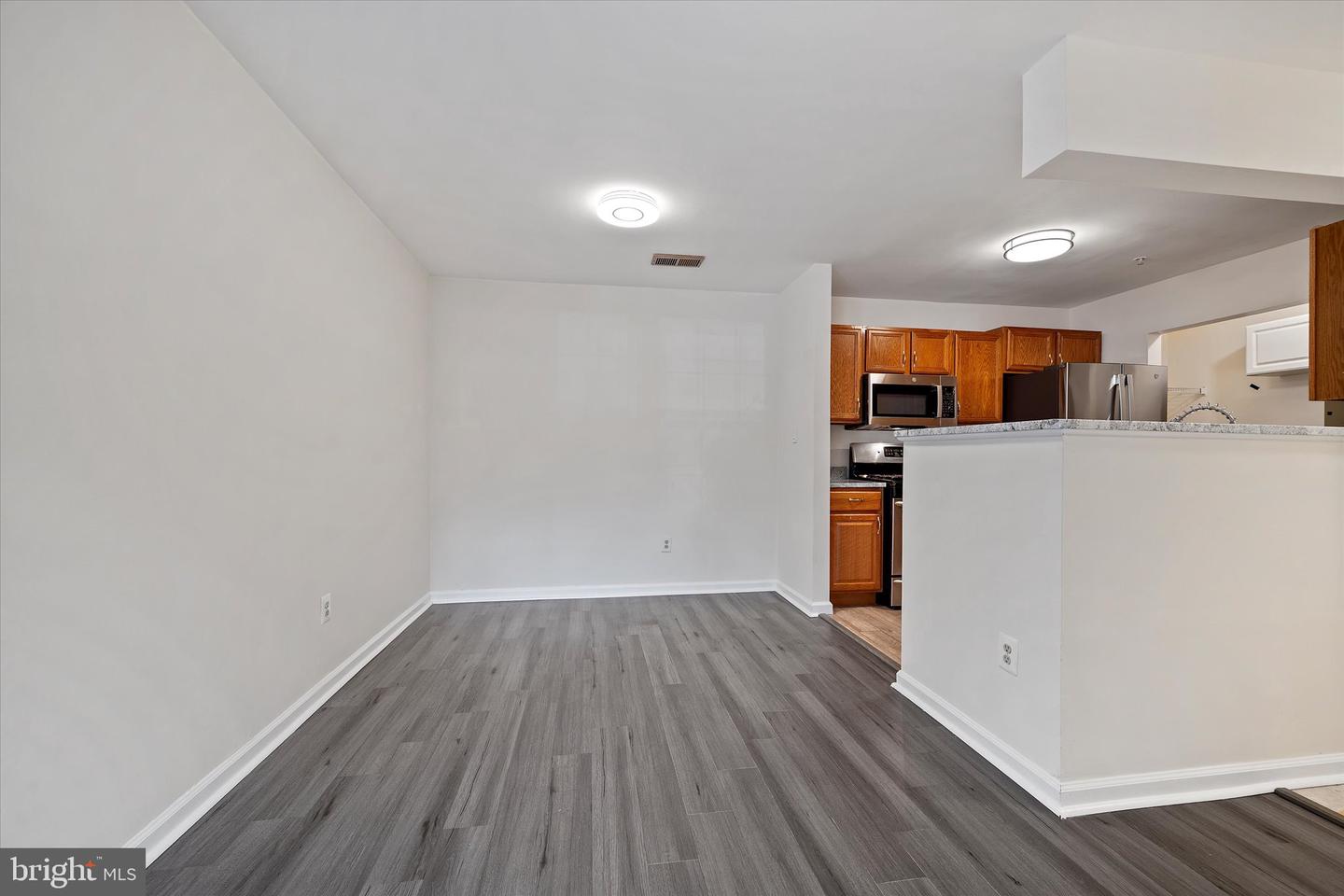 8083 LACY DR #101, MANASSAS, Virginia 20109, 2 Bedrooms Bedrooms, ,2 BathroomsBathrooms,Residential,For sale,8083 LACY DR #101,VAPW2105620 MLS # VAPW2105620