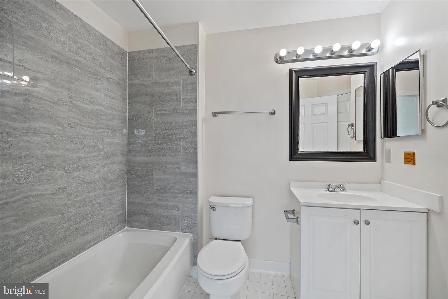 8083 LACY DR #101, MANASSAS, Virginia 20109, 2 Bedrooms Bedrooms, ,2 BathroomsBathrooms,Residential,For sale,8083 LACY DR #101,VAPW2105620 MLS # VAPW2105620