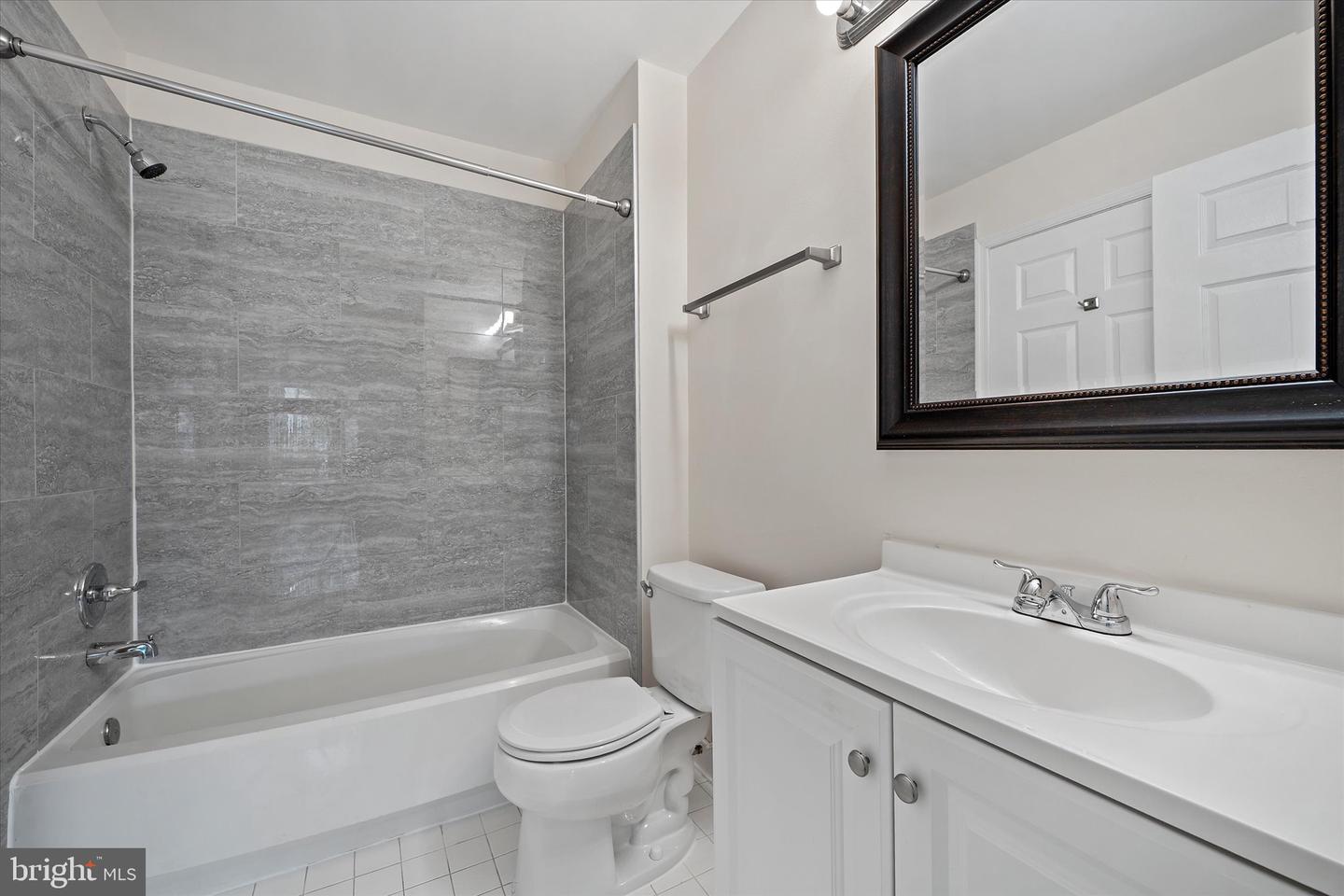8083 LACY DR #101, MANASSAS, Virginia 20109, 2 Bedrooms Bedrooms, ,2 BathroomsBathrooms,Residential,For sale,8083 LACY DR #101,VAPW2105620 MLS # VAPW2105620