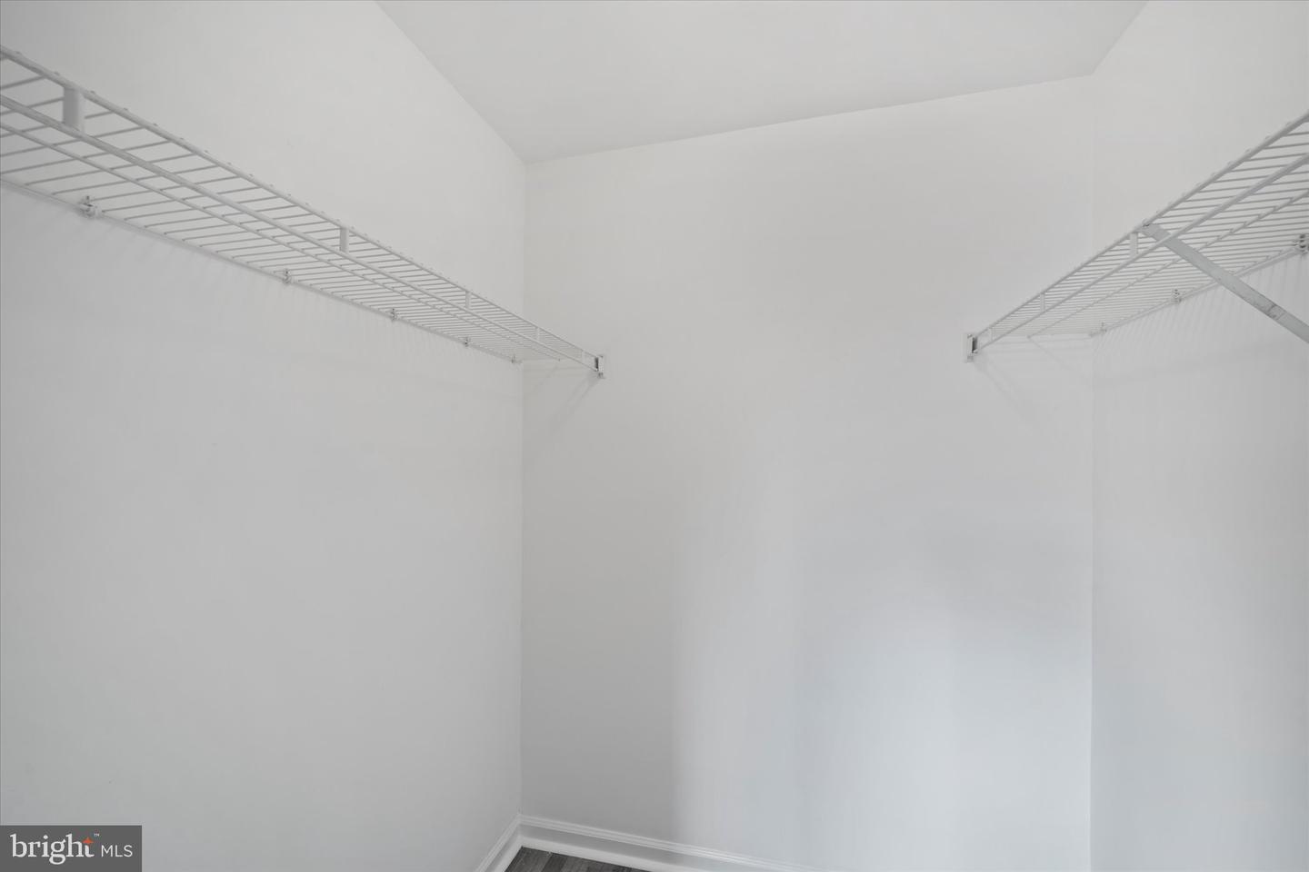 8083 LACY DR #101, MANASSAS, Virginia 20109, 2 Bedrooms Bedrooms, ,2 BathroomsBathrooms,Residential,For sale,8083 LACY DR #101,VAPW2105620 MLS # VAPW2105620
