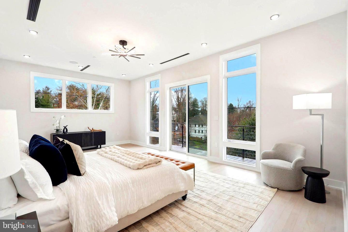 4920 LOUGHBORO RD NW, WASHINGTON, District Of Columbia 20016, 7 Bedrooms Bedrooms, ,8 BathroomsBathrooms,Residential,For sale,4920 LOUGHBORO RD NW,DCDC2226390 MLS # DCDC2226390