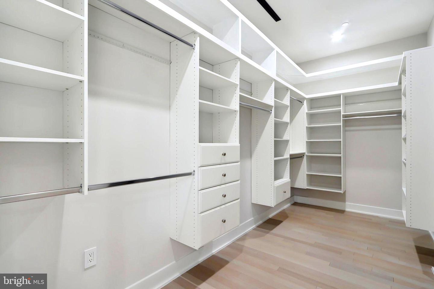 4920 LOUGHBORO RD NW, WASHINGTON, District Of Columbia 20016, 7 Bedrooms Bedrooms, ,8 BathroomsBathrooms,Residential,For sale,4920 LOUGHBORO RD NW,DCDC2226390 MLS # DCDC2226390