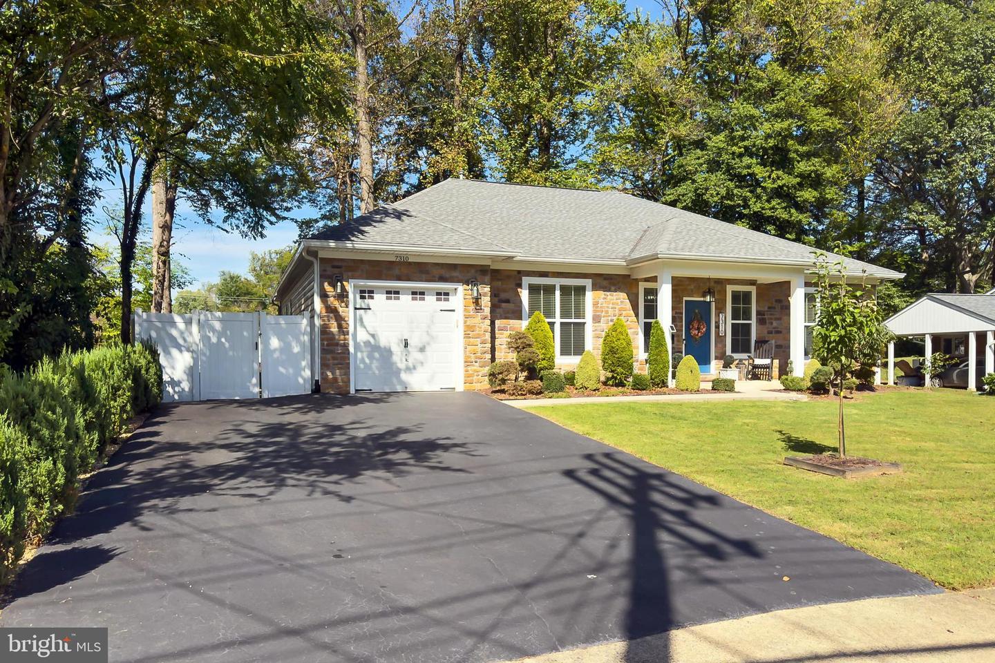 7310 LEESVILLE BLVD, SPRINGFIELD, Virginia 22151, 4 Bedrooms Bedrooms, ,2 BathroomsBathrooms,Residential,For sale,7310 LEESVILLE BLVD,VAFX2273466 MLS # VAFX2273466