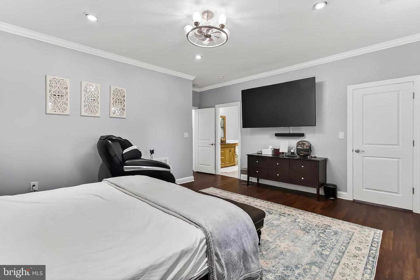 7310 LEESVILLE BLVD, SPRINGFIELD, Virginia 22151, 4 Bedrooms Bedrooms, ,2 BathroomsBathrooms,Residential,For sale,7310 LEESVILLE BLVD,VAFX2273466 MLS # VAFX2273466